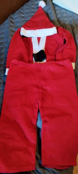 Fato de pai natal para bebê