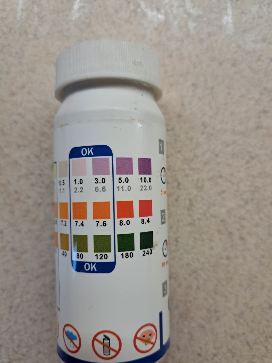 Tester ph plus kula świecącą do basenu.