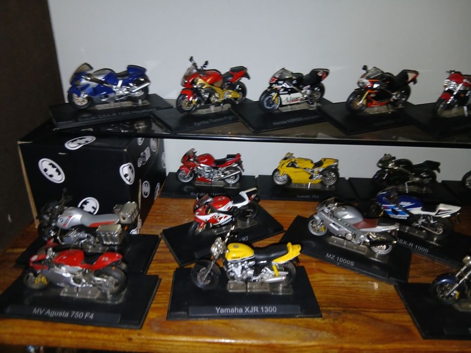 Coleção 30 motos por 170 €