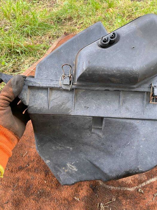 Корпус повітряного фільтра фильтр Audi 100 C4 1992 Ауді 4A0129607E