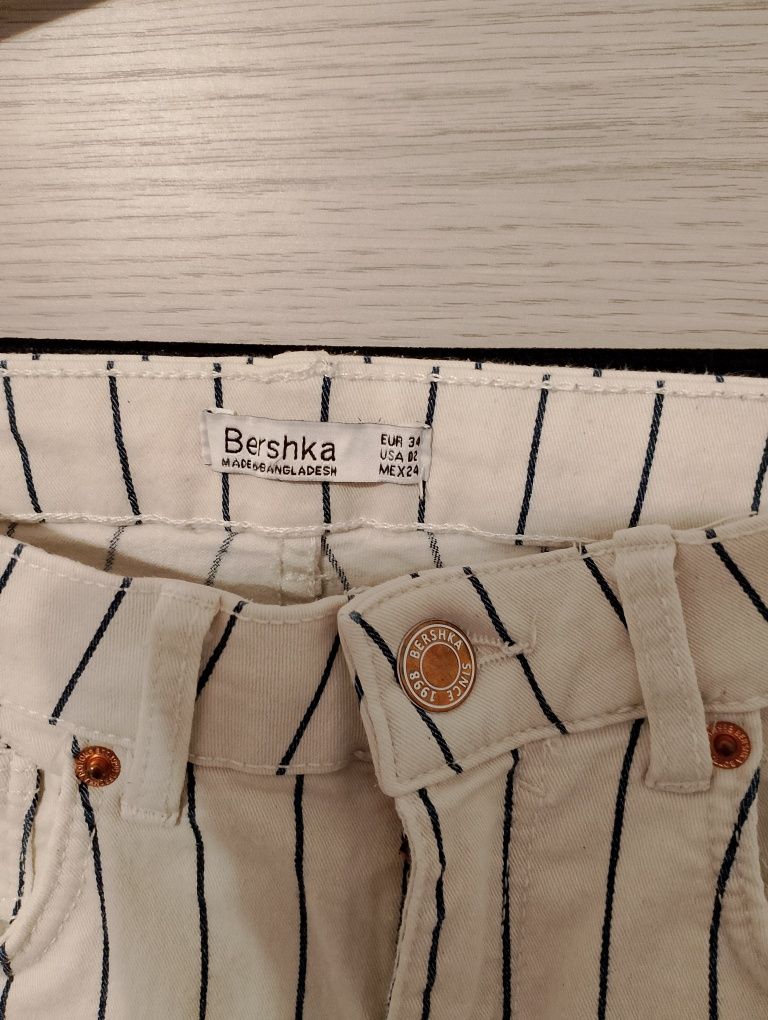 Spodnie w paski Bershka r.34