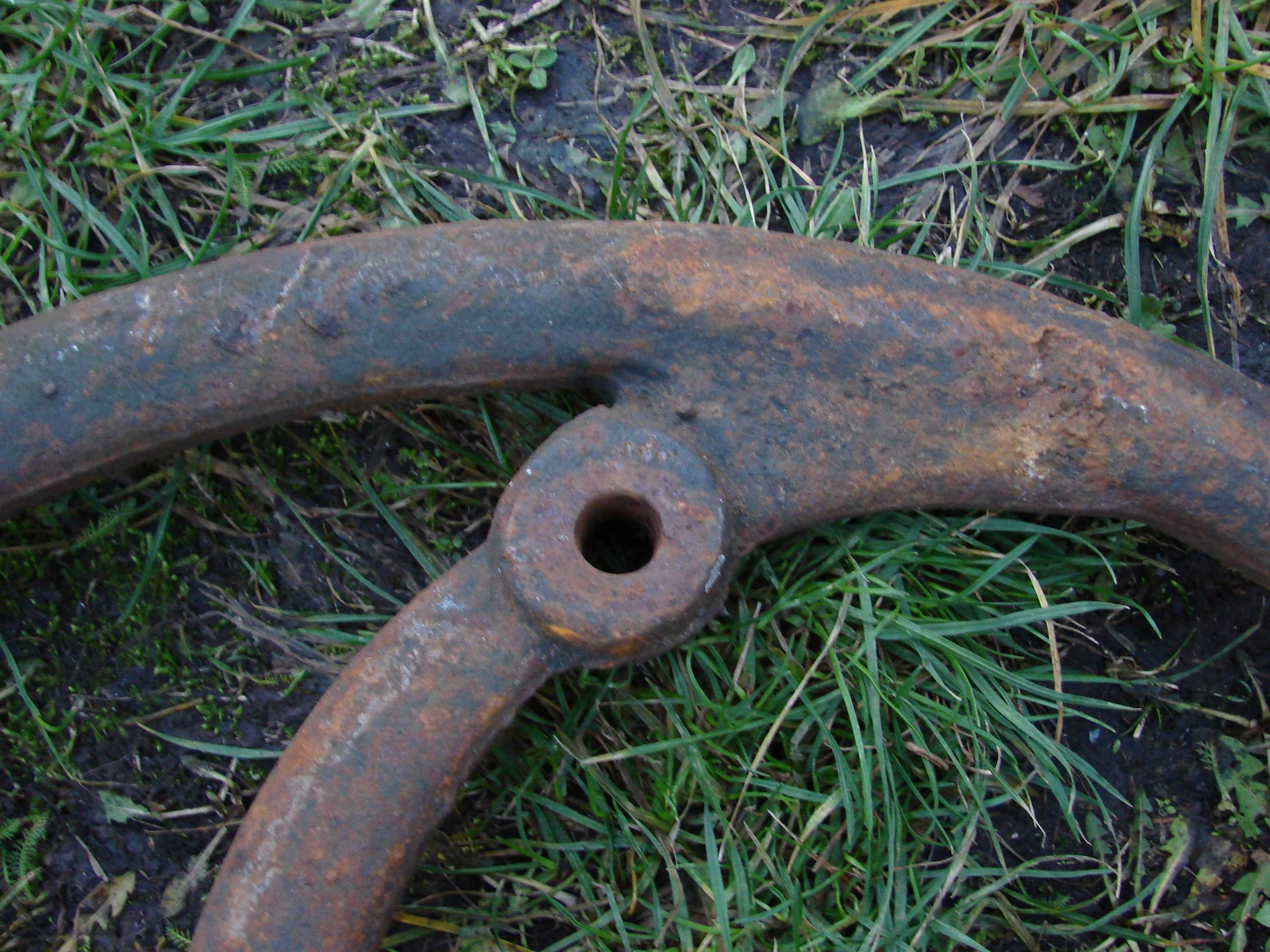Stare koło żeliwne do kołowrotu studni 62cm zamachowe
