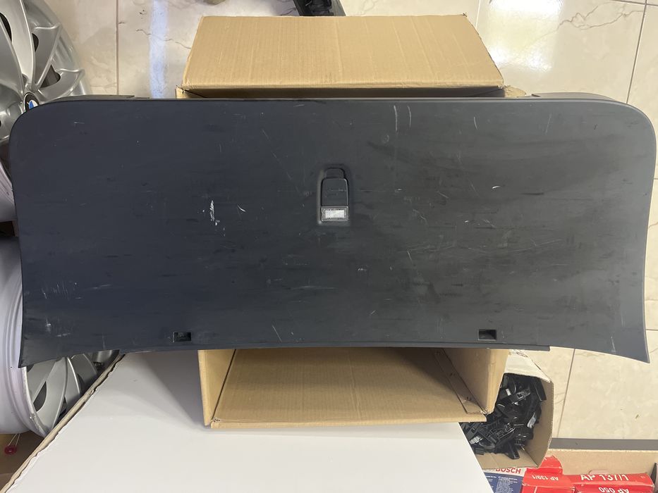 Обшивка кришки багажника Tesla X