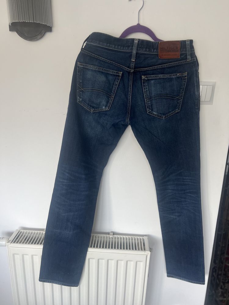 Hilfiger jeansy męskie 30/32 granatow 85