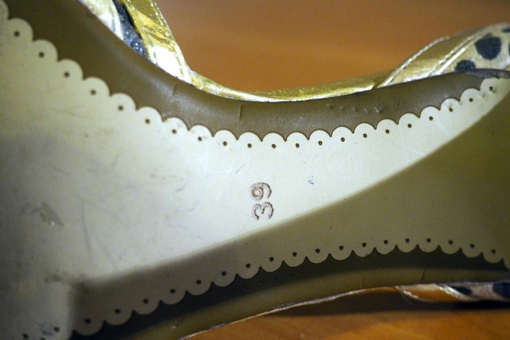 Szpilki Friis company leopard