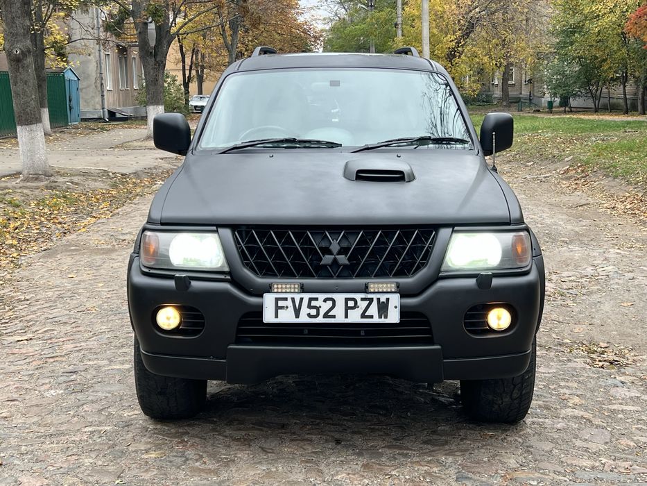 Mitsubishi Pajero Sport, 2.5 дизель, полный привод.