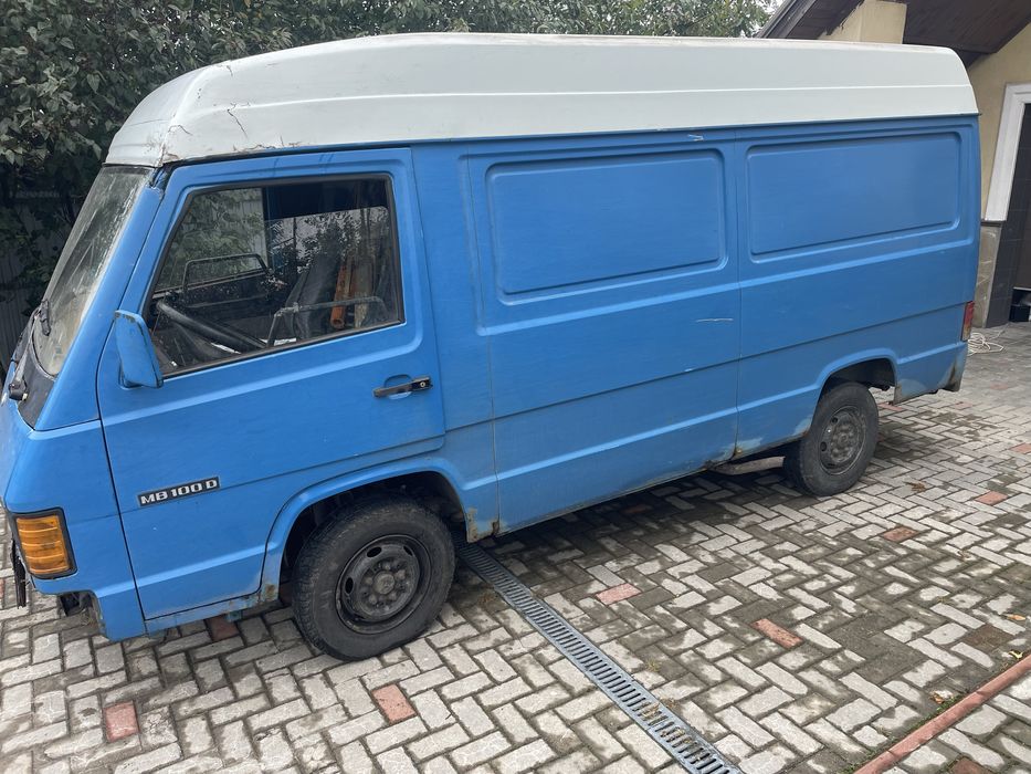Mersedes MB 100D