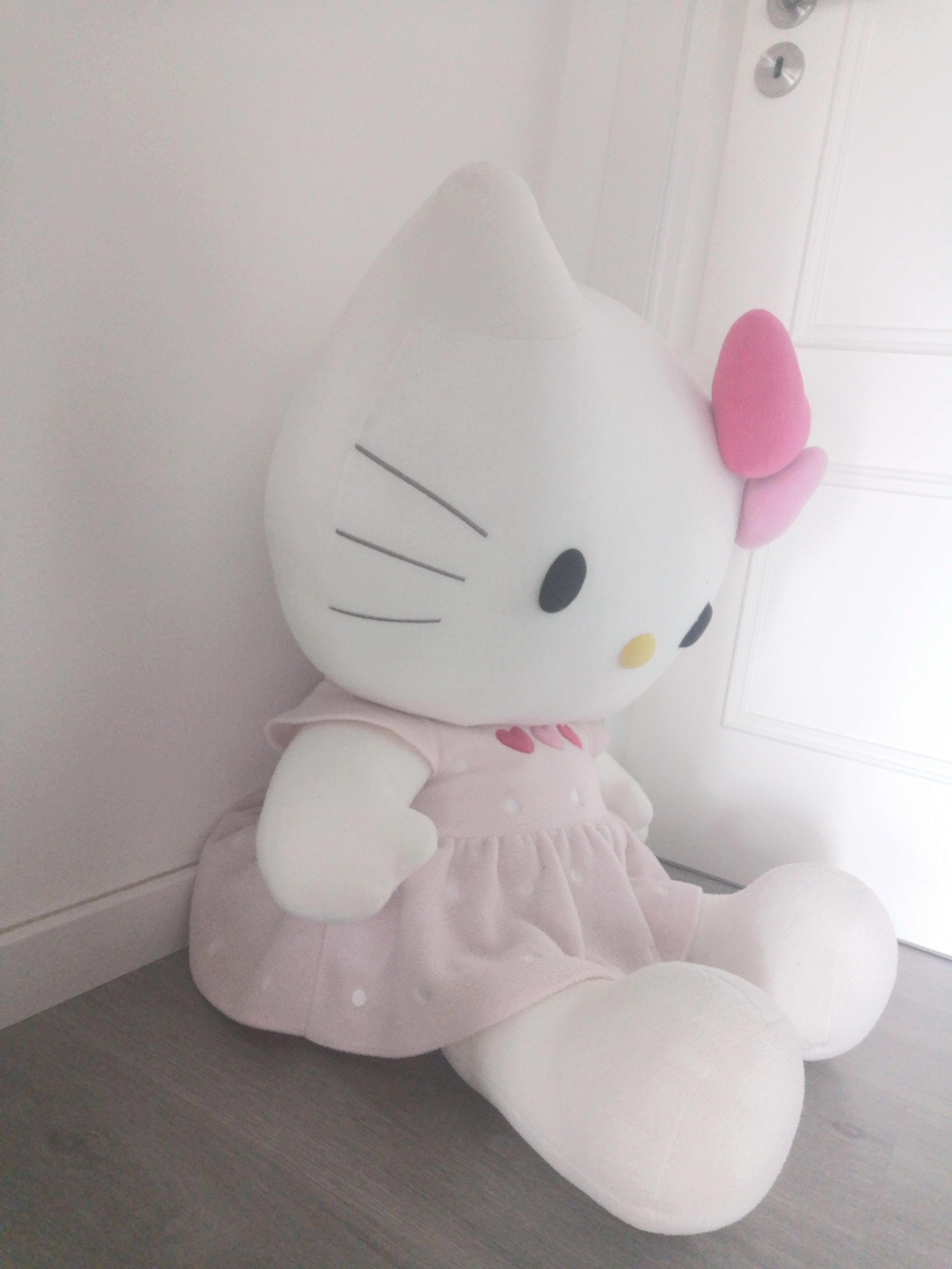 Hello Kitty Sanrio Boneca Peluche