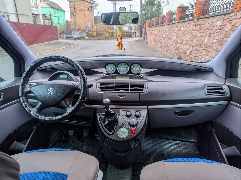 Peugeot 807 мінівен 7 місць