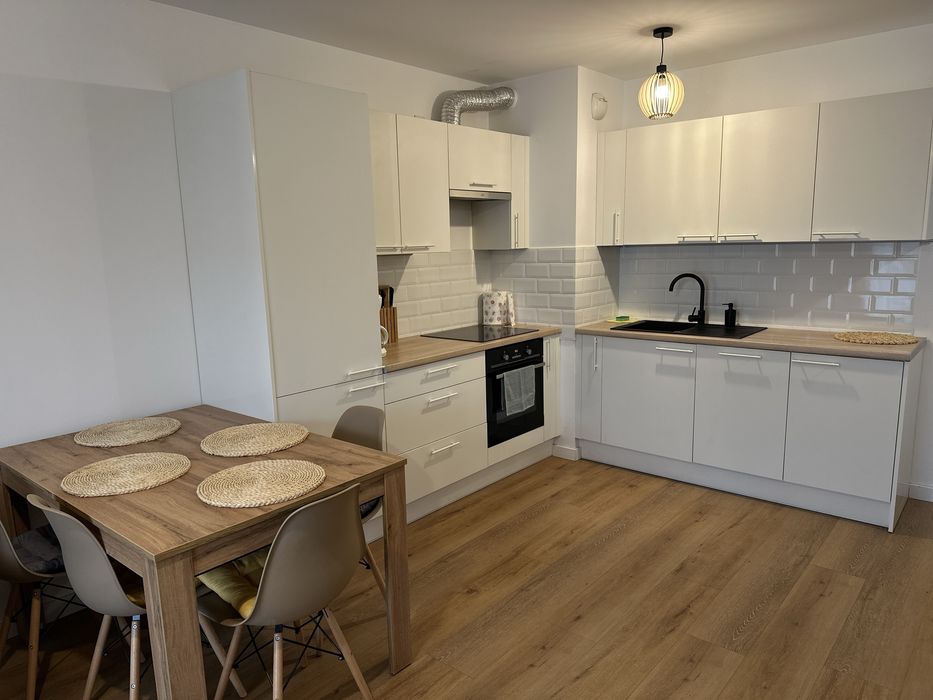 2pokojowe mieszkanie z podziemnym miejscem parkingowym b.blisko morza