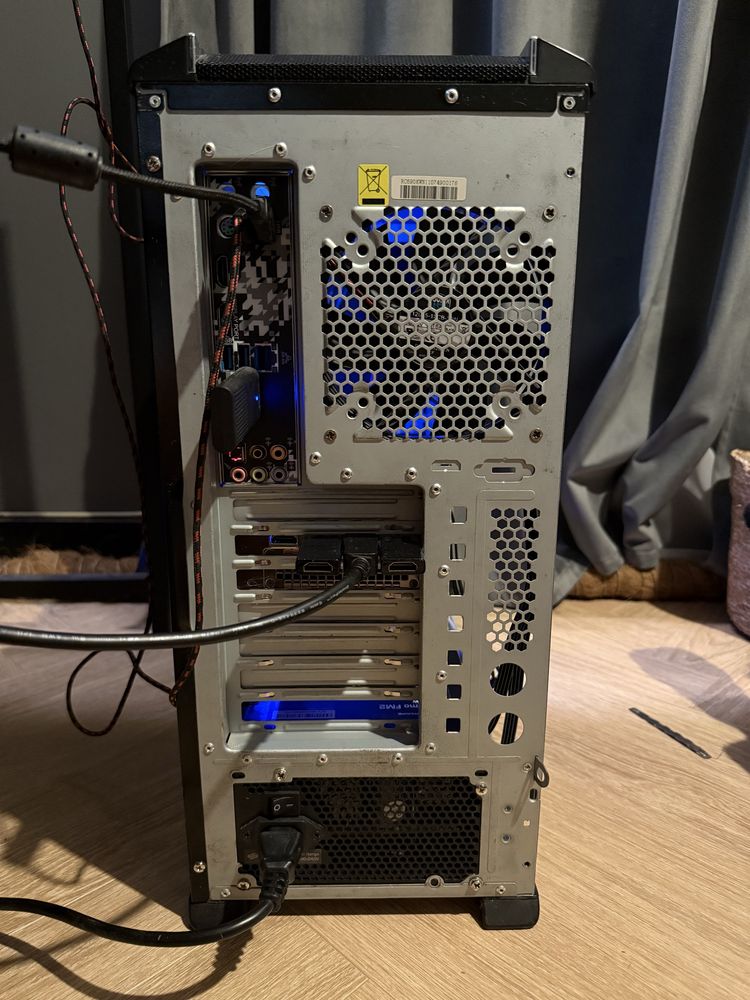 Komputer gamingowy i5-10400F RTX 3060 16GB RAM Monitor 27” + RGB