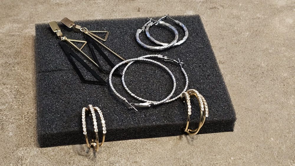 Zestaw kolczyków (cena za całość)