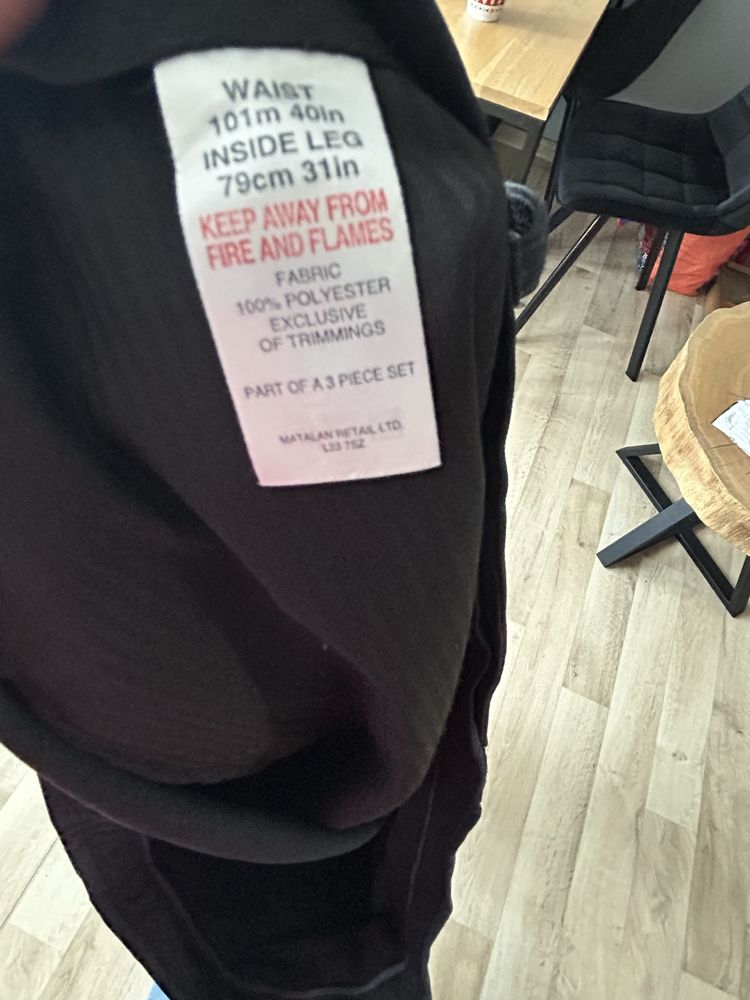 Garnitur męski rozmiar 44  L/xl