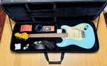 Guitarra Vintage V6 + Case Stagg + Acessórios - Muito bom estado