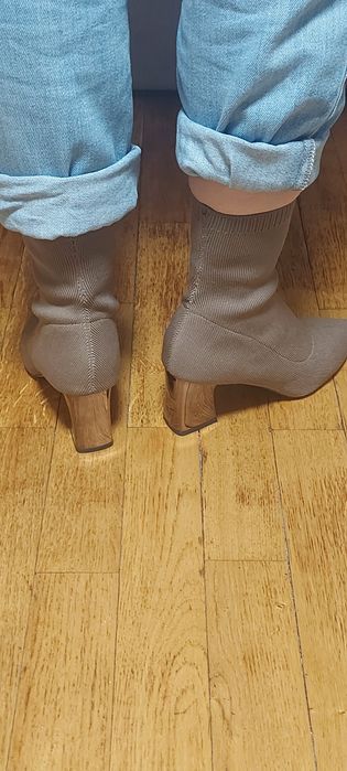 Ботильйони-панчохи Reserved