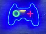 Lampa LED Neon Pad Activejet – dla fana gamingu!