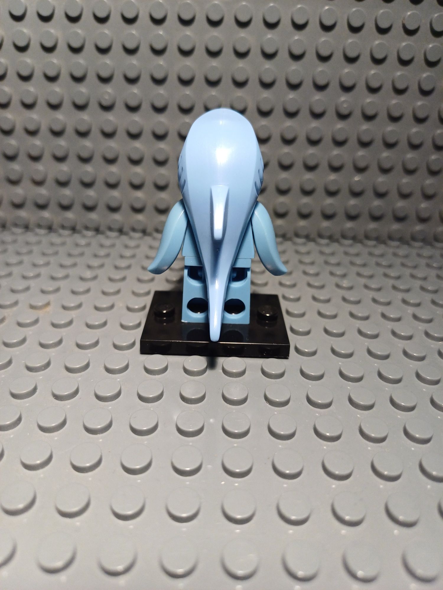 LEGO Minifigures 71011 seria 15 Shark Suit Guy