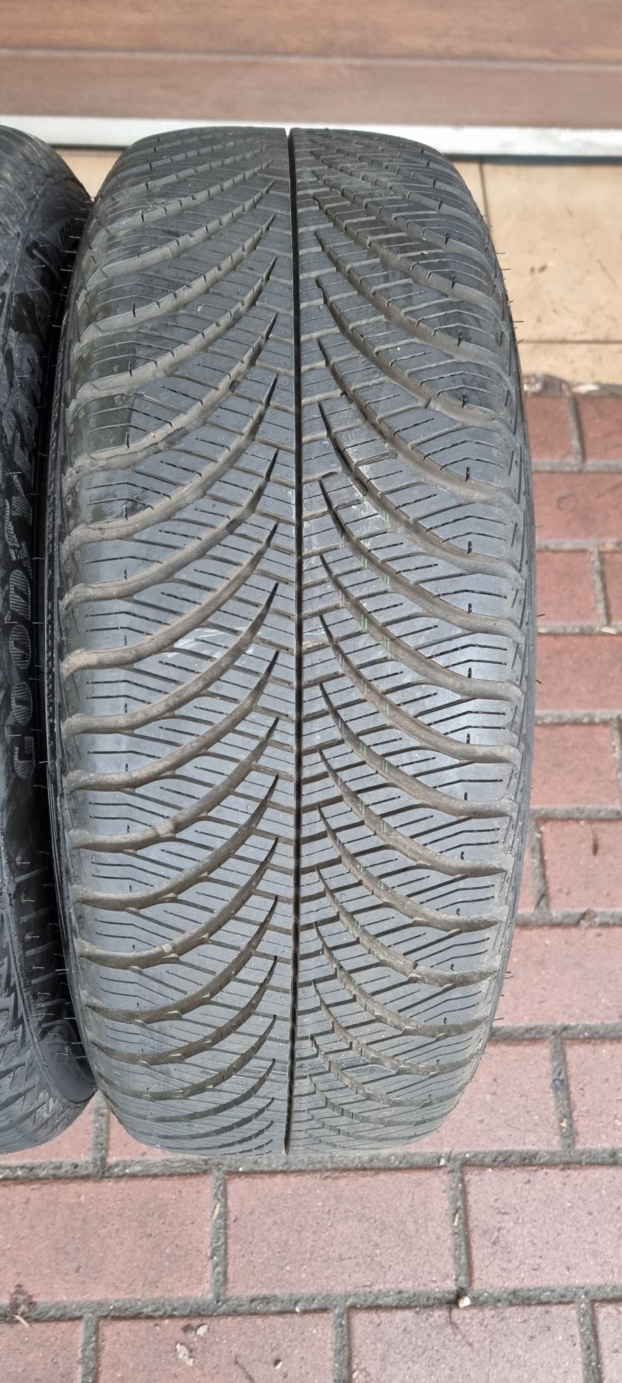 195/55r16 Goodyear run flat całoroczne do BMW 1