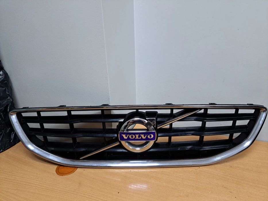 VOLVO V40 2012- GRILL ATRAPA CHŁODNICY 31353120