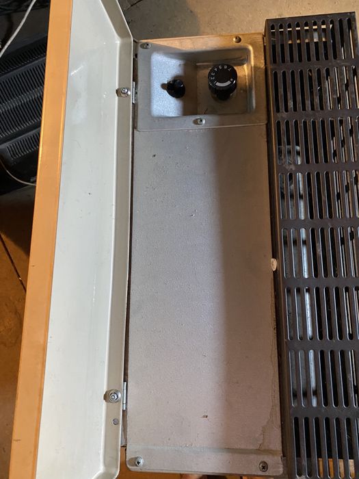 Конвектор (новий) 8 тис. та газова колонка Junkers,б.у. 2 тис.