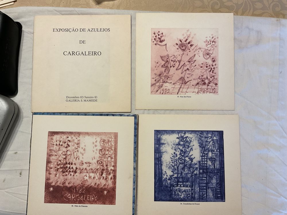 Livro / Brochura de galeria sobre azulejos e assinado por Cargaleiro