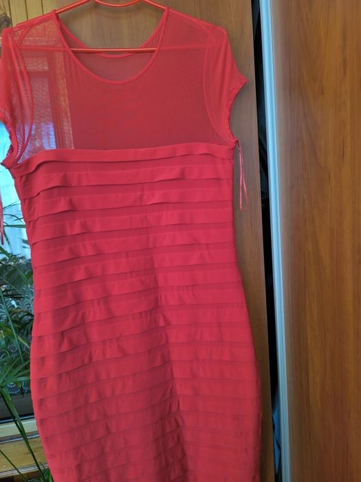 Продам платье женские нарядные