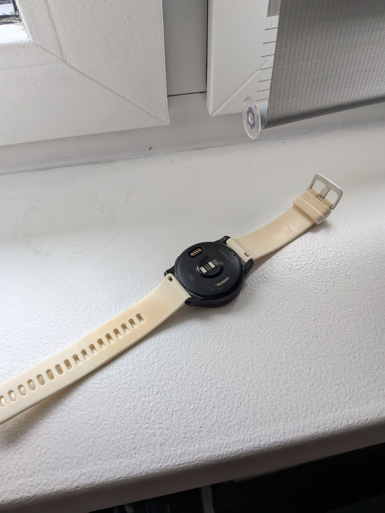 Garmin Venu biały
