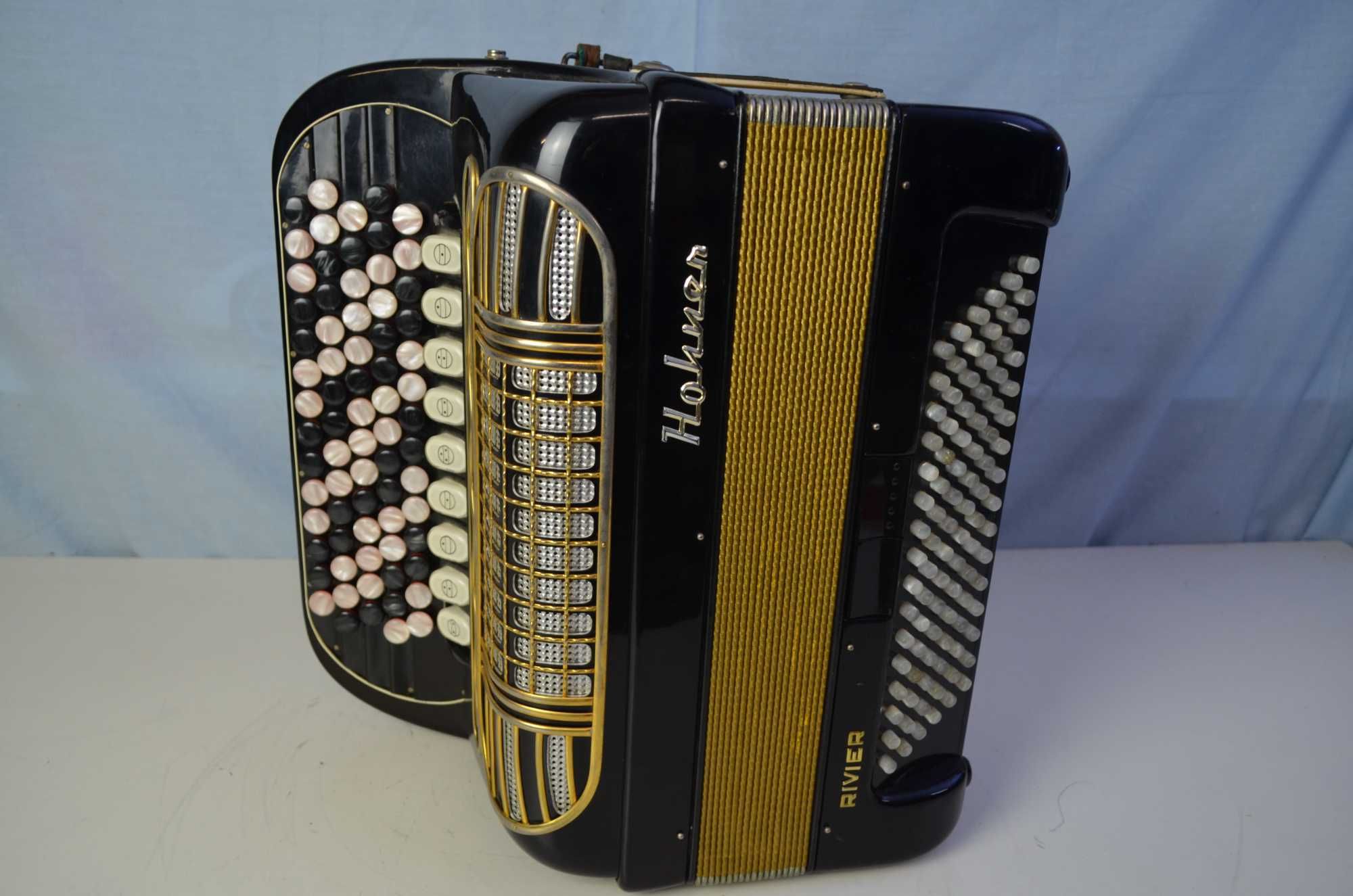 Acordeao hohner Riveira III 3 Voz 96 Baixos,