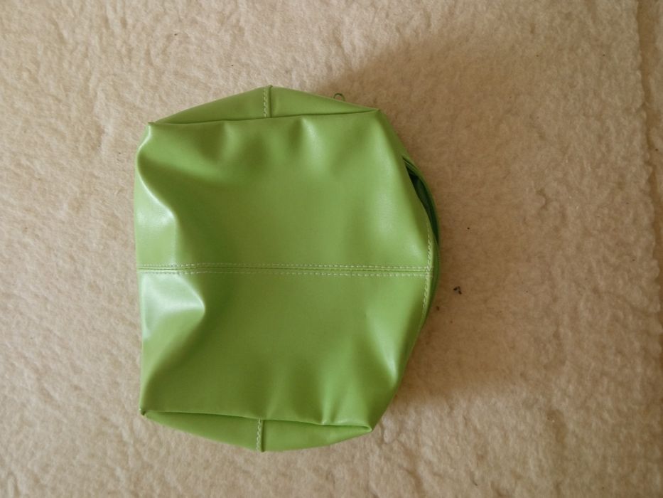 Kosmetyczka Garnier zielona