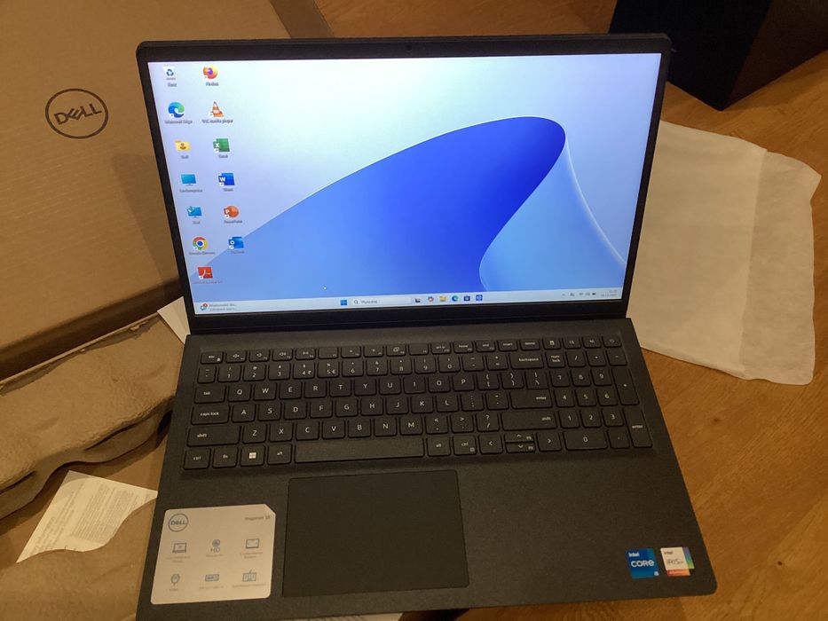 Sprzedam laptop Dell Inspiron 3530