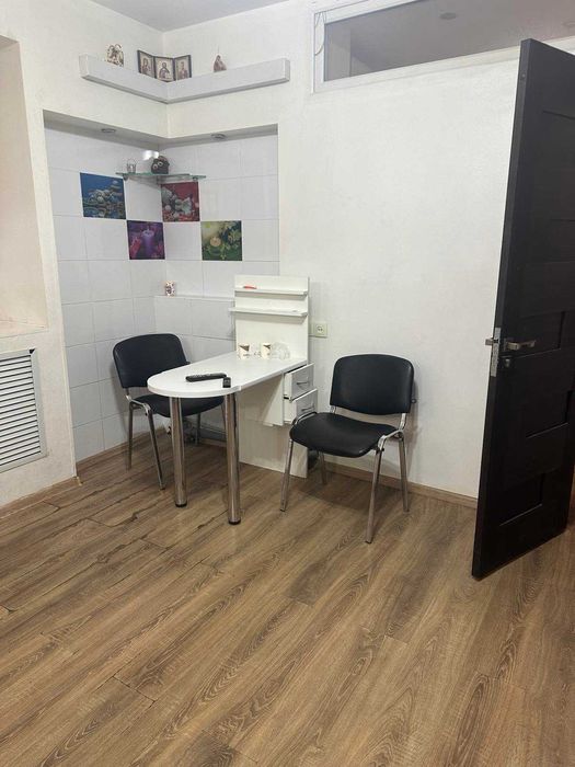 Сдам помещение в  Центре ,  метро Научная , свободного назначения