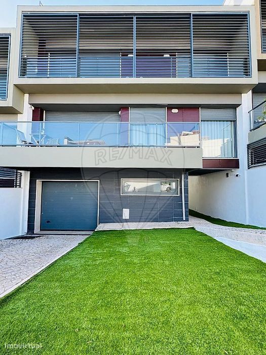 Moradia T4 para venda