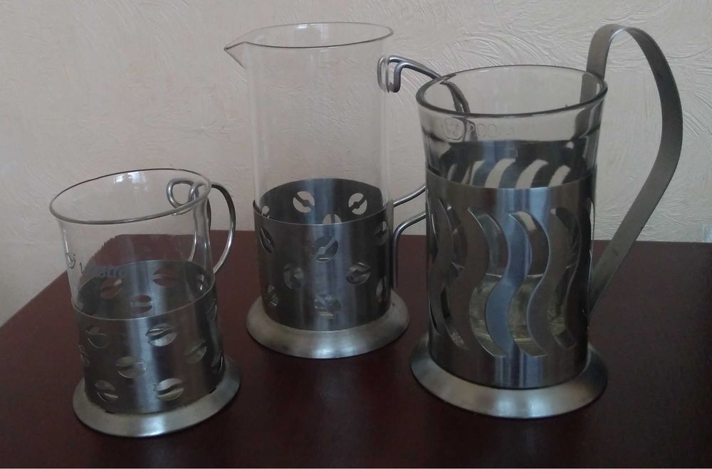 Подстаканники нержавейка cовреременны Три штуки все разные.