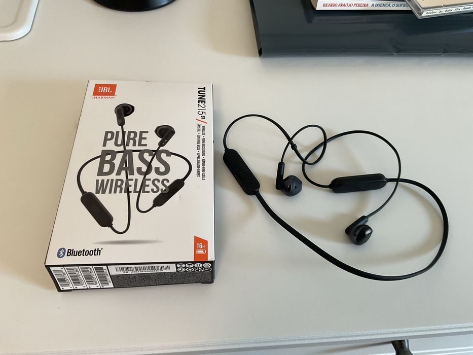 Fones JBL Tune 215BT Bluetooth – Som Pure Bass, 16h de bateria