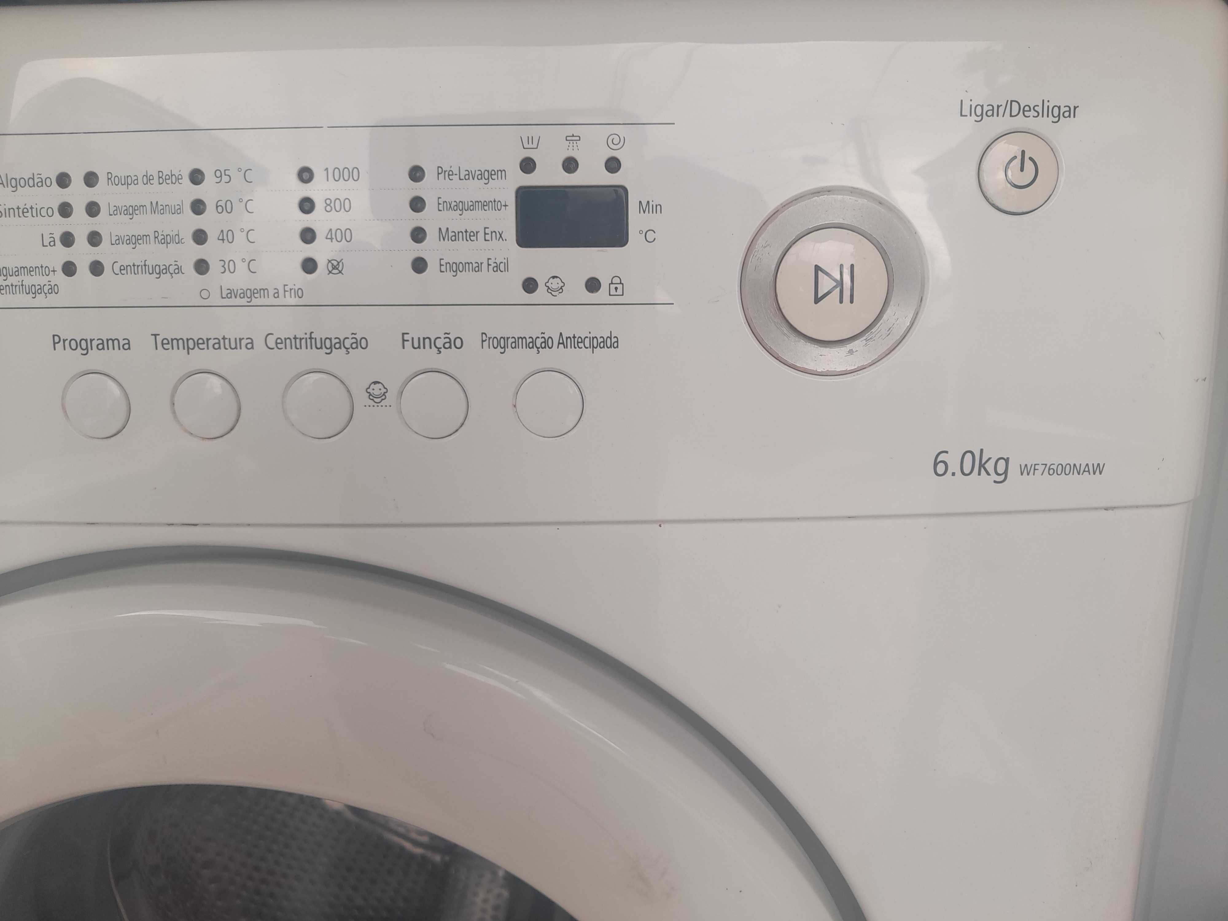 maquina de roupa Sansung 6 quilos em bom estado.
