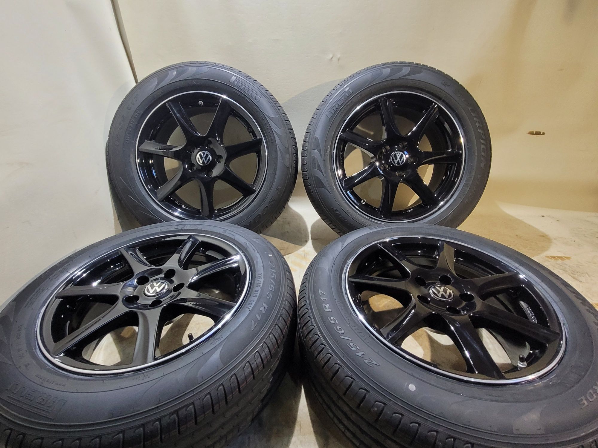 Koła letnie 5x112 215/65/17 pirelli 2022r  vw tiguan