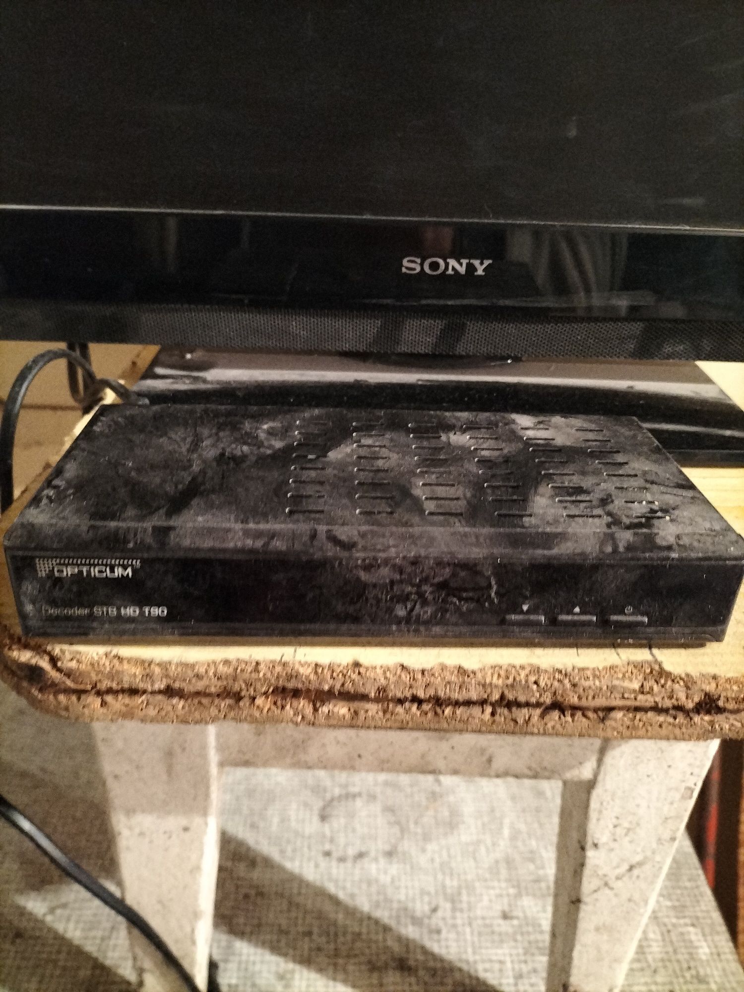 Mały telewizorek z dekoderem firmy Sony sprawny