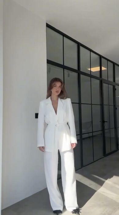 Костюм класичний білий