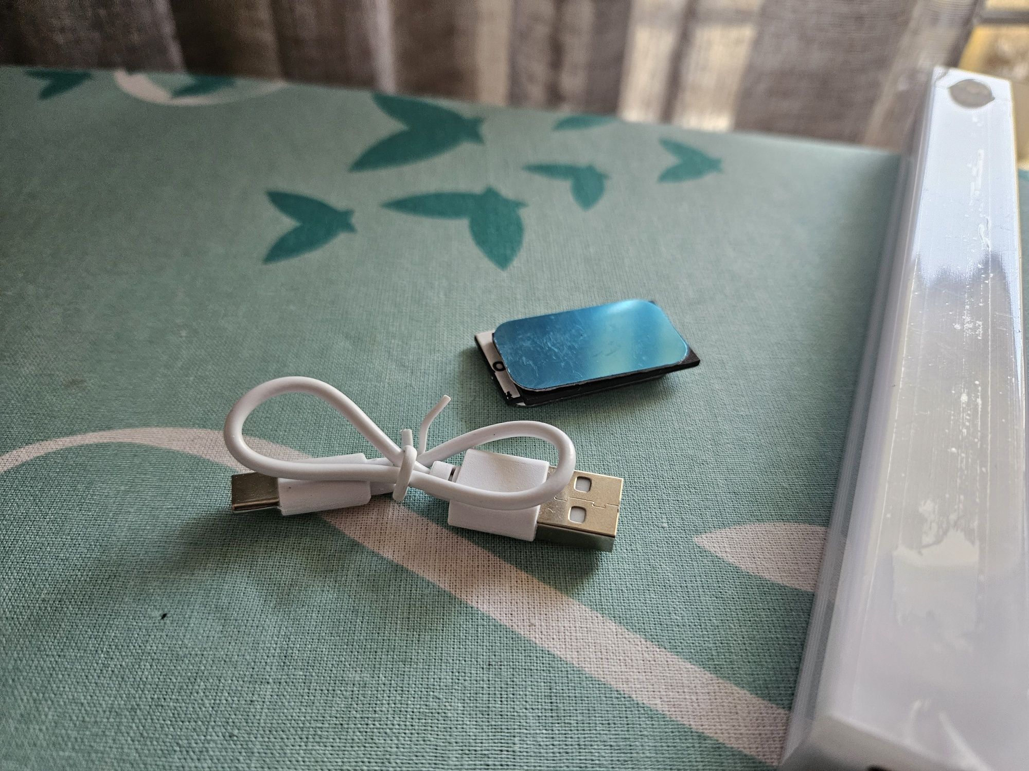 Lampka LED z czujnikiem ruchu, nowa, 20 cm,  usb, do szafy szuflady