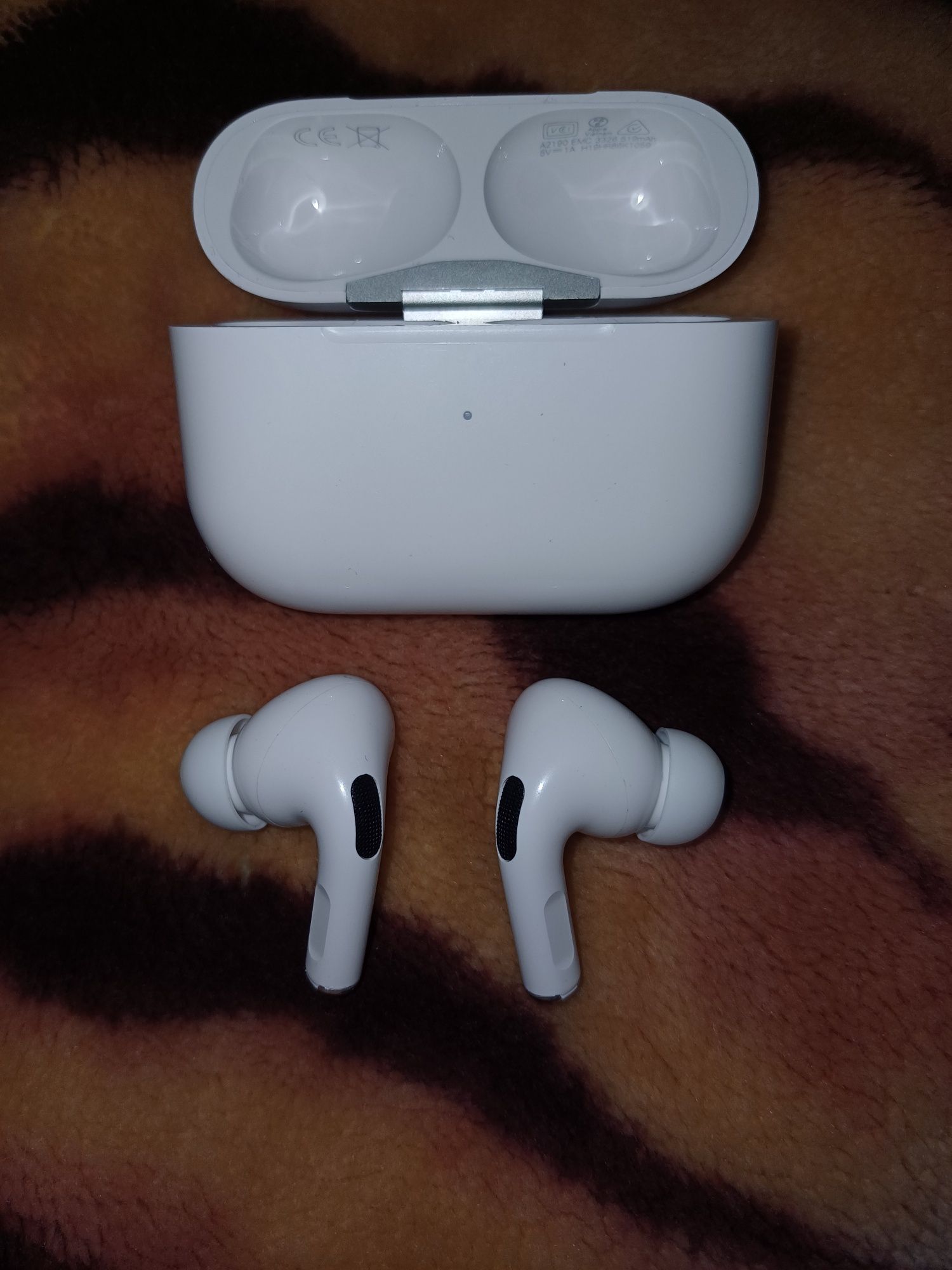 Продам навушники AirPods Pro