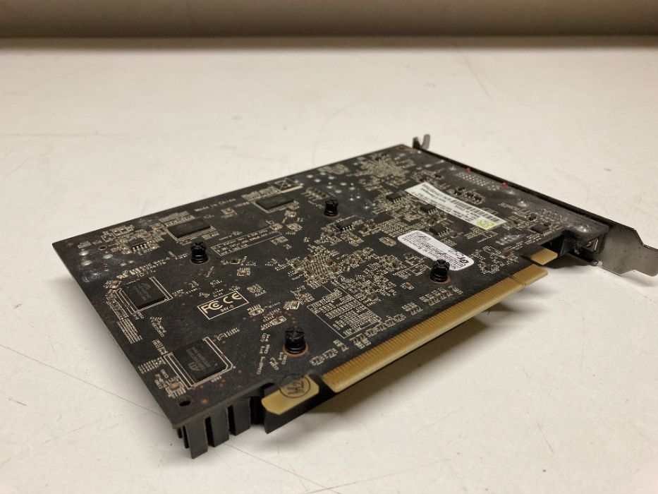 XFX ATI Radeon HD 5570 (HD-557X-ZNF2) 1 GB DDR3 SDRAM PCI Express x16