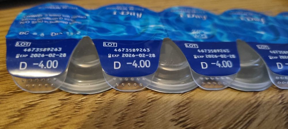 Sprzedam soczewki jednodniowe -4.00