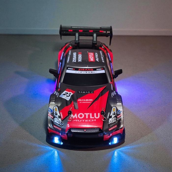 Дрифт машина на радиоуправлении полный привод