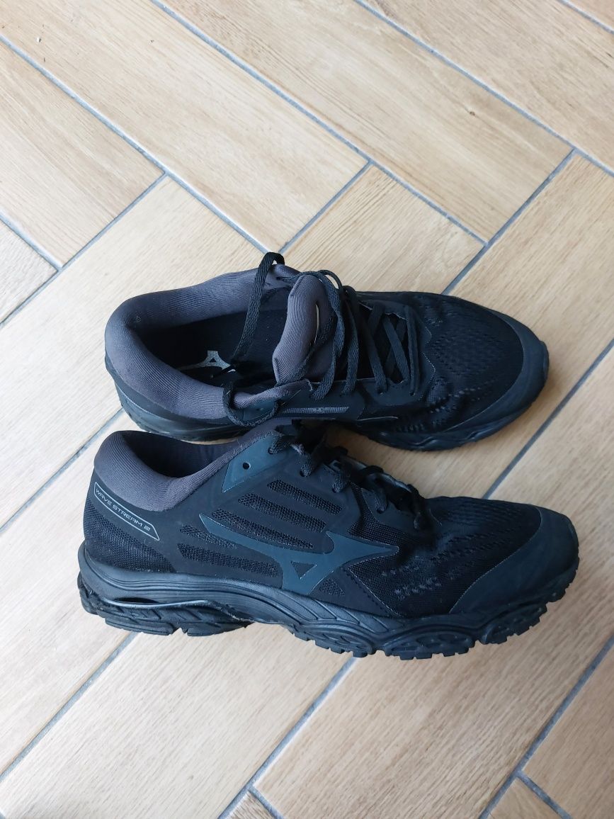 MIZUNO 40 Wave Stream 2 Czarne Wyprzedaż