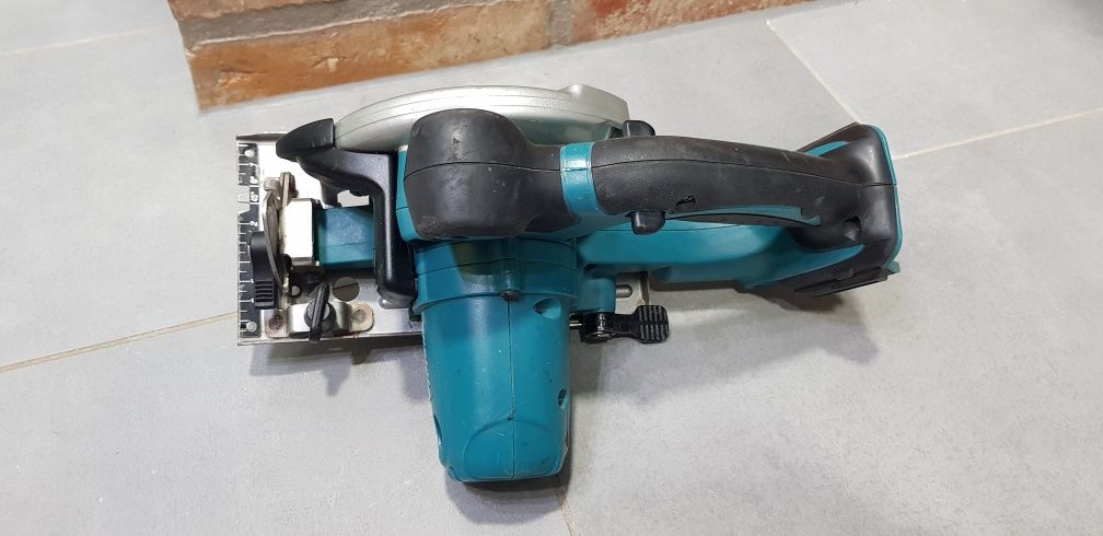 MAKITA DSS 501 Pilarka tarczowa akumulatorowa 18V