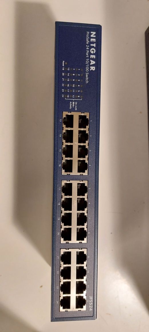 NETGEAR ProSafe 24 port 10/100 Switch