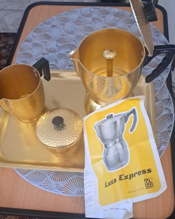 Excelente e poderoso conjunto de cafeteira " Luxa Express "