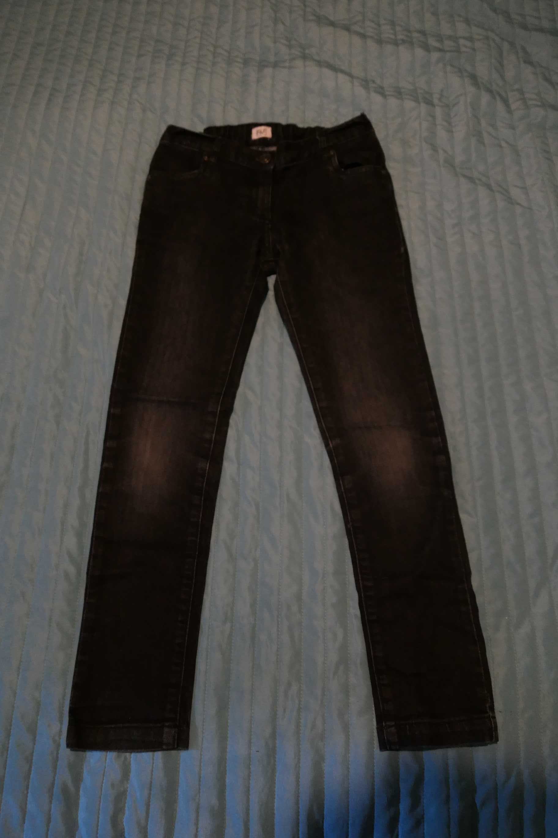 F&F Spodnie jeans czarne R 140