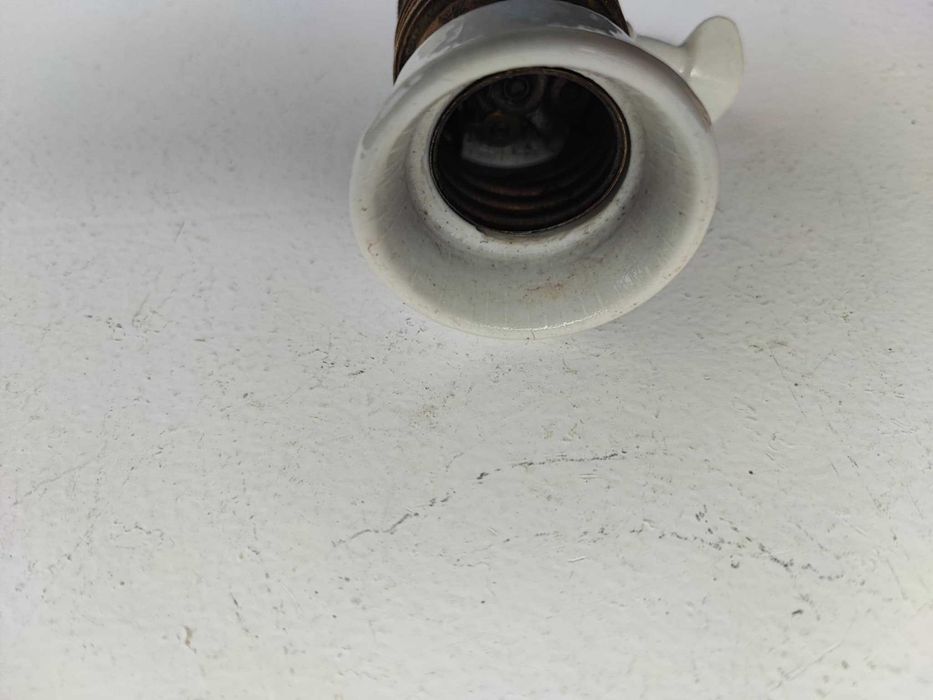 Przedwojenna mosiężna oprawka z wyłącznikiem E27