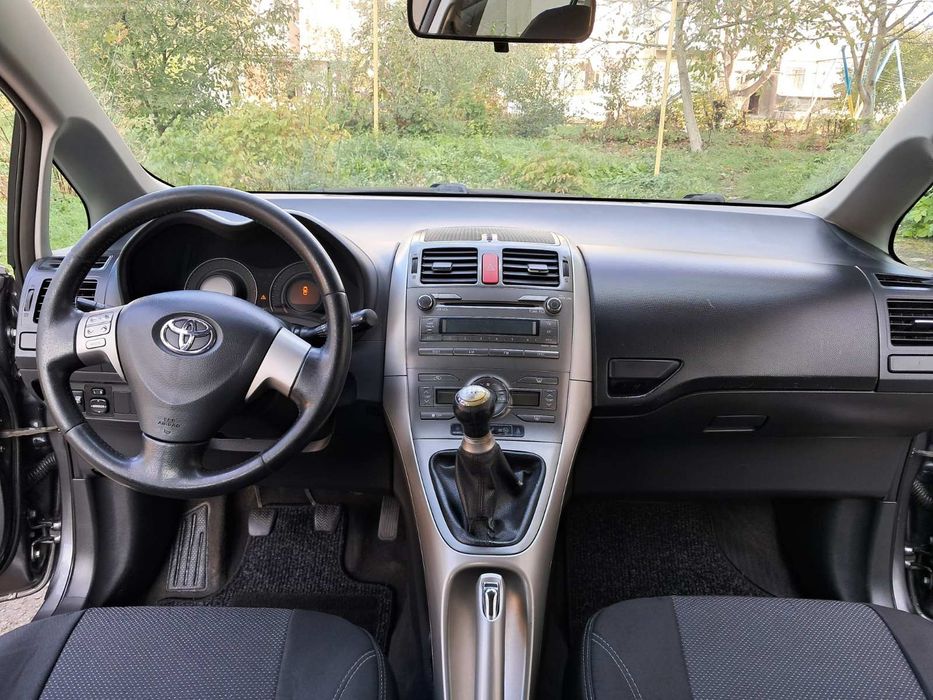 Toyota  2008г.1.6 бензин.